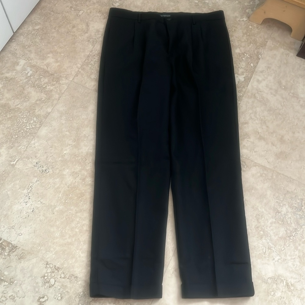 💕HP💕Dockers ReCode - black pleated slacks with cuffed legs - size 38x32